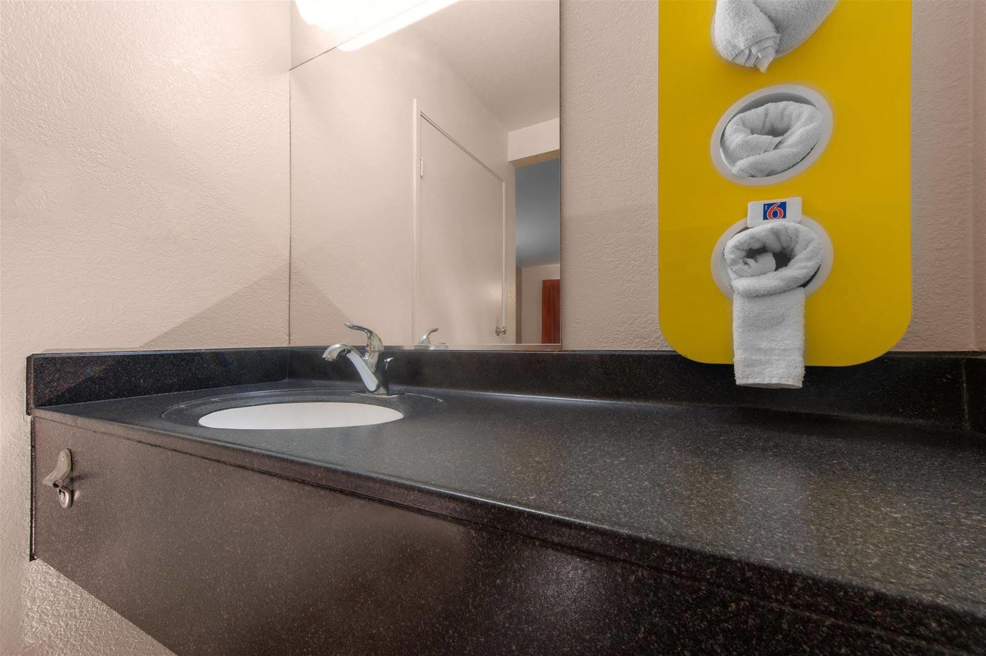 Motel 6-Bismarck, Nd Екстериор снимка